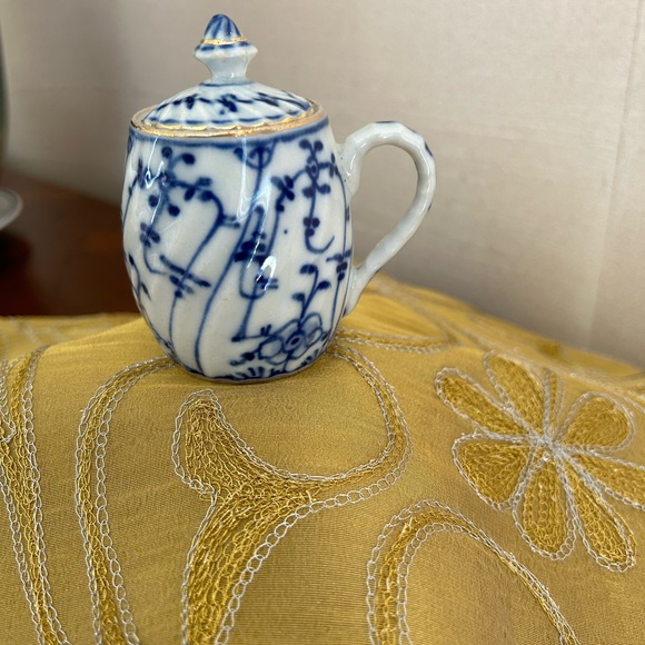 Royal Bayreuth Tettau Strawflower Antique Porcelain 3 3/8" Mustard/Jam cup, Blue - Picture 14 of 14